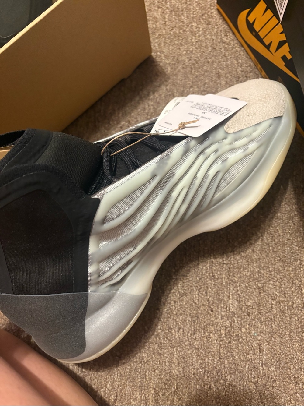 Men’s Yeezy brand new